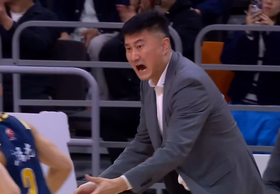 AA, 换取存在伤, 要离队的传