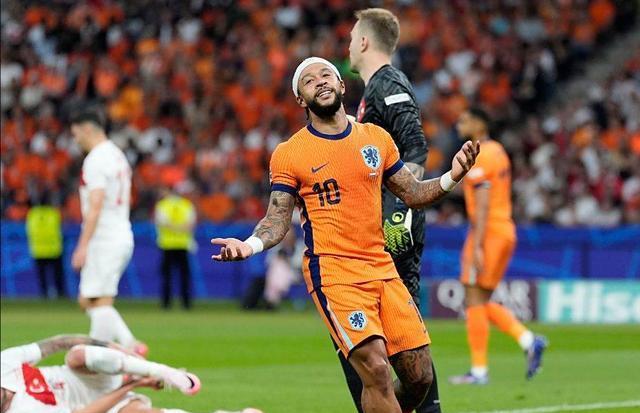 msn, 新赛季他仅, 中锋短缺的