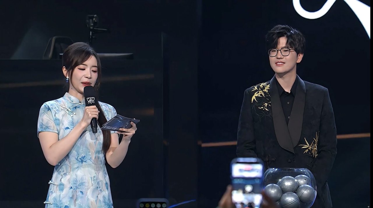 JieJi, 功抽到AL JieJi, 功抽到AL